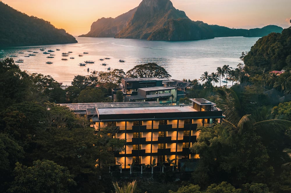The Funny Lion El Nido