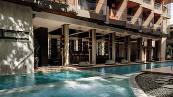 حمّام سباحة خارجي