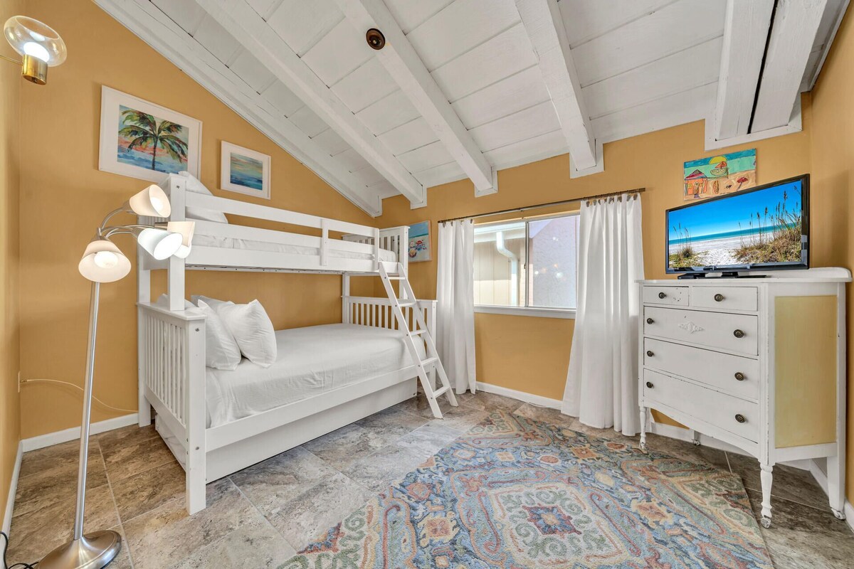Photo 17 of Beach Service! Private Beach, Chateau La Mer 13E!
