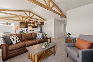 Smart TV, fireplace, offices