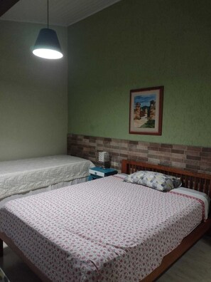 2 camere, culla da viaggio, Wi-Fi gratuito, lenzuola