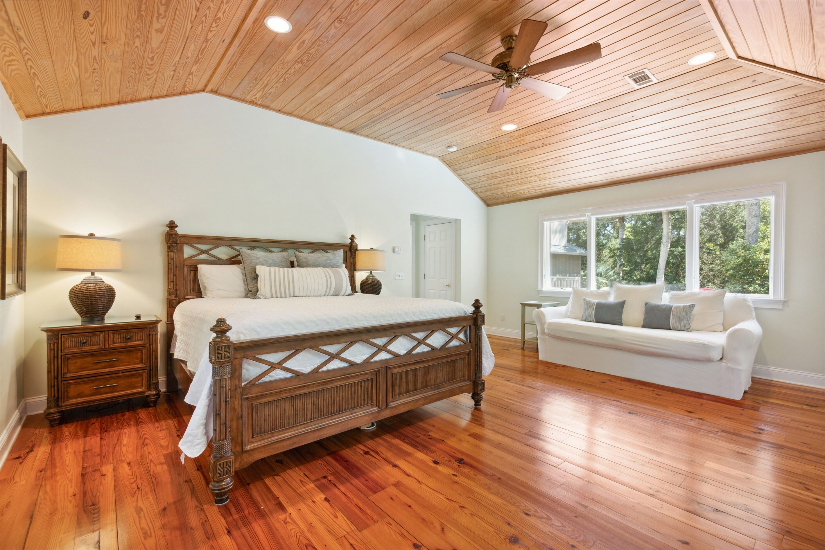 5 Schlafzimmer, Bügeleisen/Bügelbrett, kostenloses WLAN, Bettwäsche