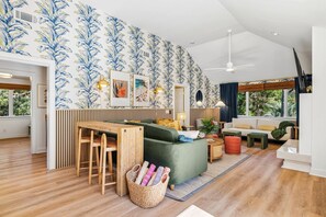 Smart TV, tenis de mesa y estéreo 