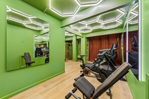 Fitness facility - Pvt Pool/Spa-Game Room-Theater-Cold Plunge-Sauna-2min Walk to Beach (Hilton Head Island)