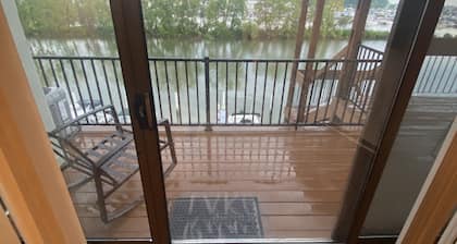 Cozy Get Away - Relaxing Views, Beautiful Catabwa Island