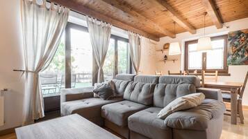 Televisie en een open haard