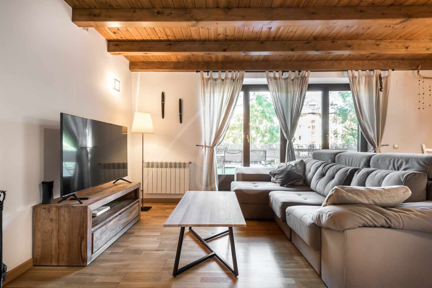 Télévision, cheminée