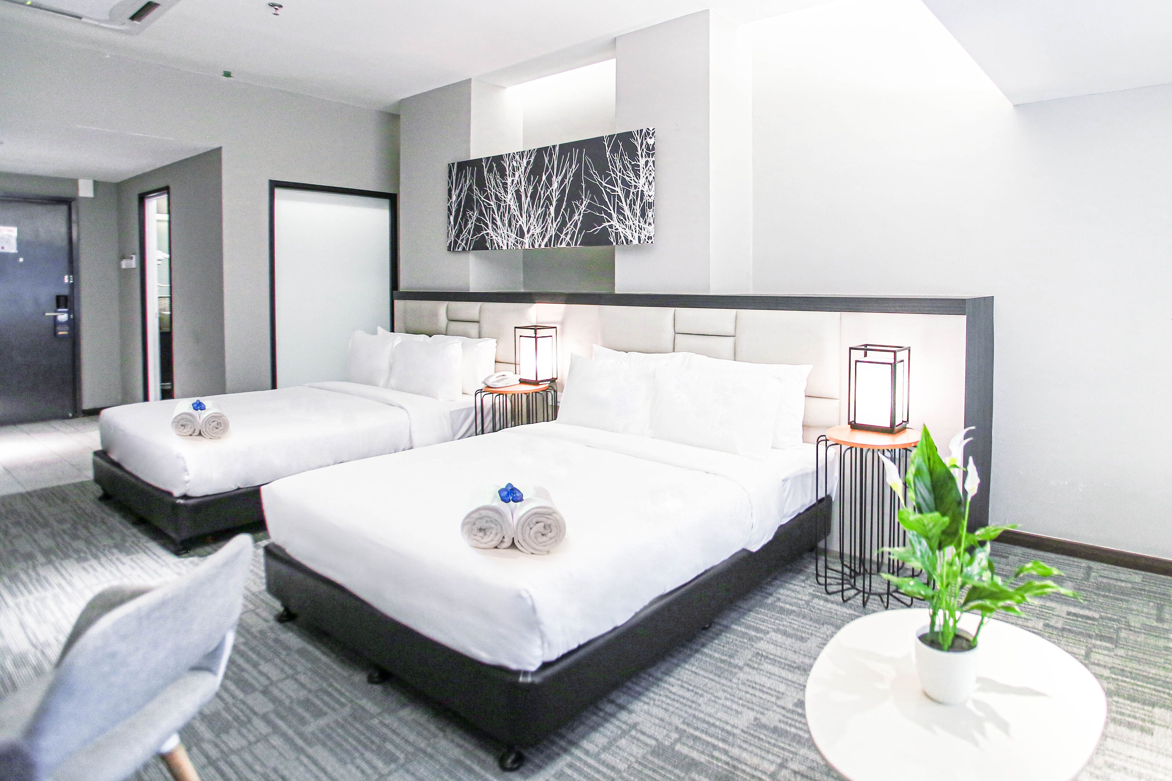 Photo - Fives Hotel DNP