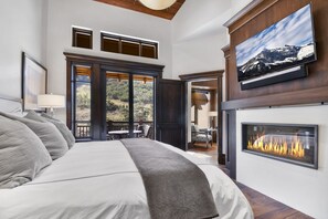 2 bedrooms, iron/ironing board, WiFi, bed sheets - Luxe Ski-in/Out w/ Summer Hiking, Biking Access to Park City Resort. Enjoy Hyatt Centric amenities (Park City)