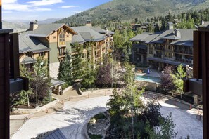 Exterior - Luxe Ski-in/Out w/ Summer Hiking, Biking Access to Park City Resort. Enjoy Hyatt Centric amenities (Park City)