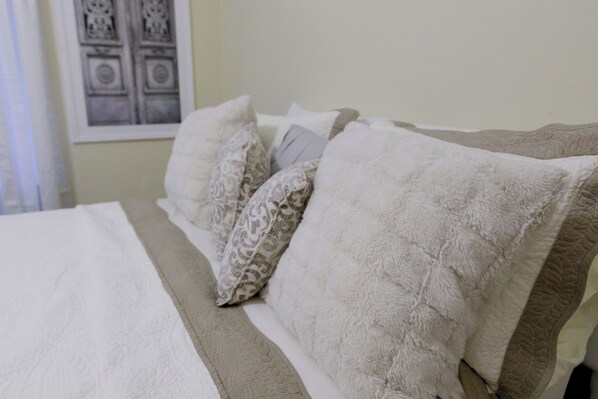 3 chambres, coffre-fort, fer et planche à repasser