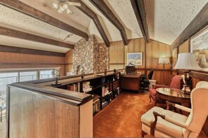 Lobby - LAKEFRONT CASTLE WITH INDOOR POOL (Chestermere)