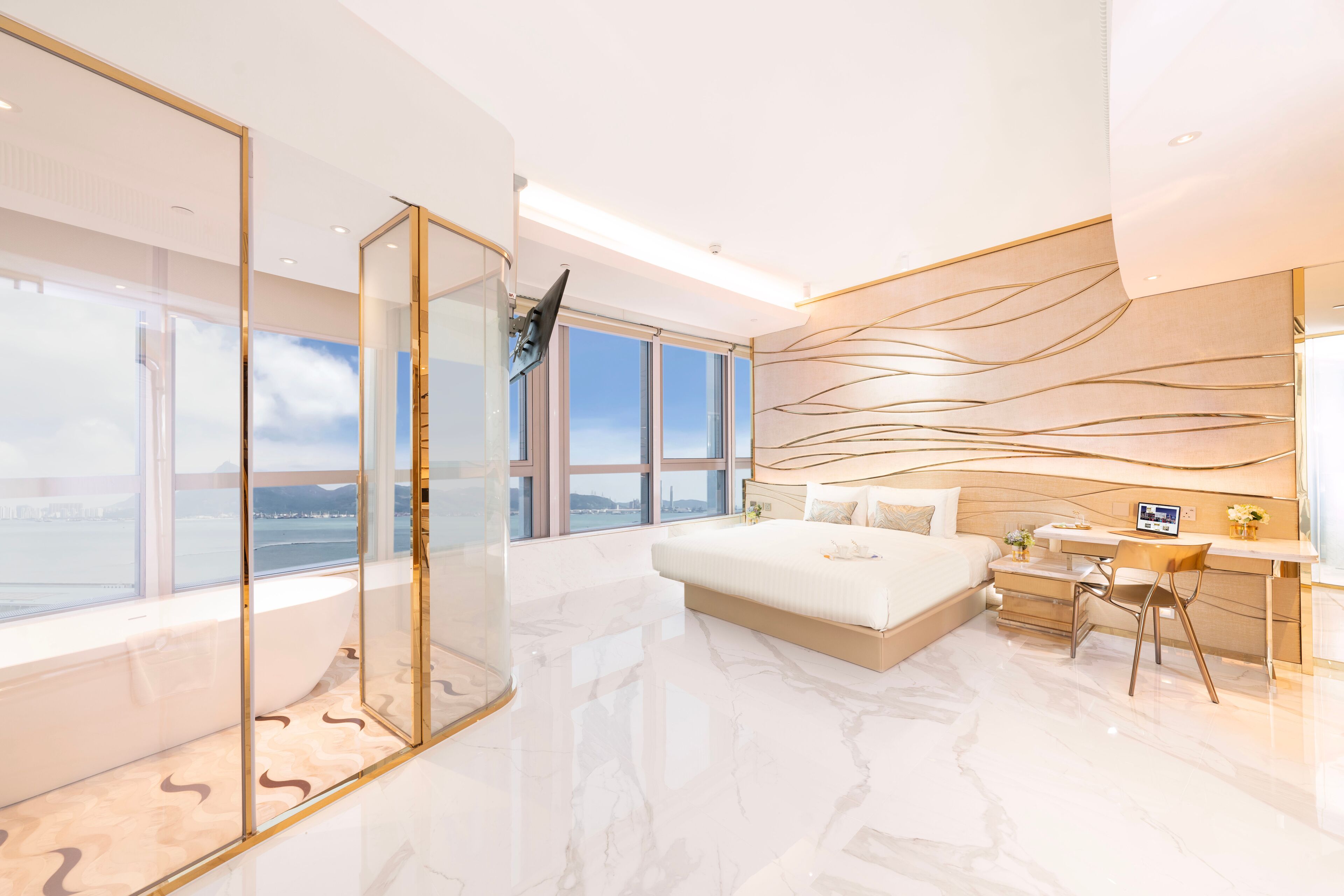 regala suite | water view
