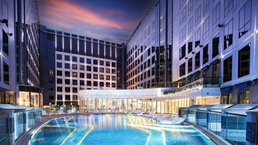 Regala Skycity Hotel by Regal Hotels