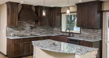 Private Lakefront home surround by nature. Great for Family Gatherings!