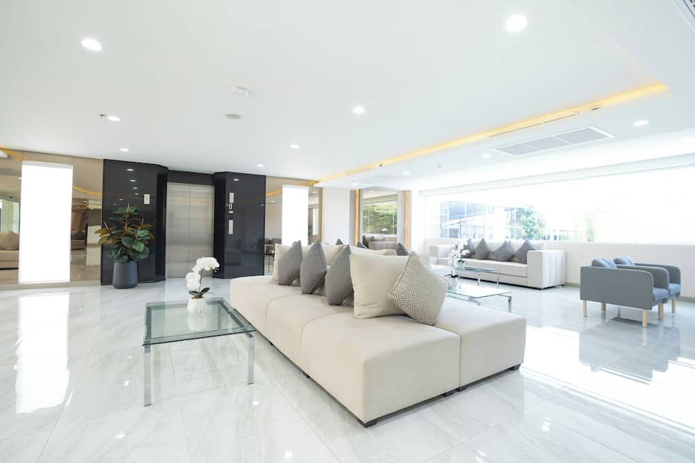Oriole Residence