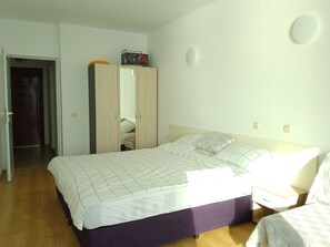 1 bedroom, WiFi, bed sheets