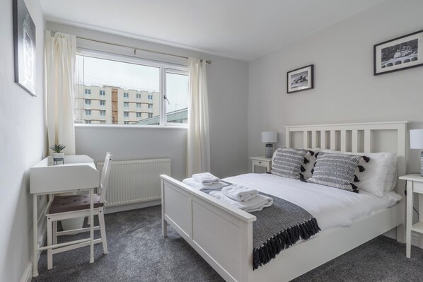 3 Schlafzimmer, Bügeleisen/Bügelbrett, WLAN, Bettwäsche