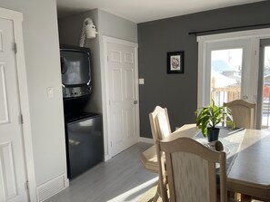 Dining - Great location for adventure or business travel. (Thunder Bay)