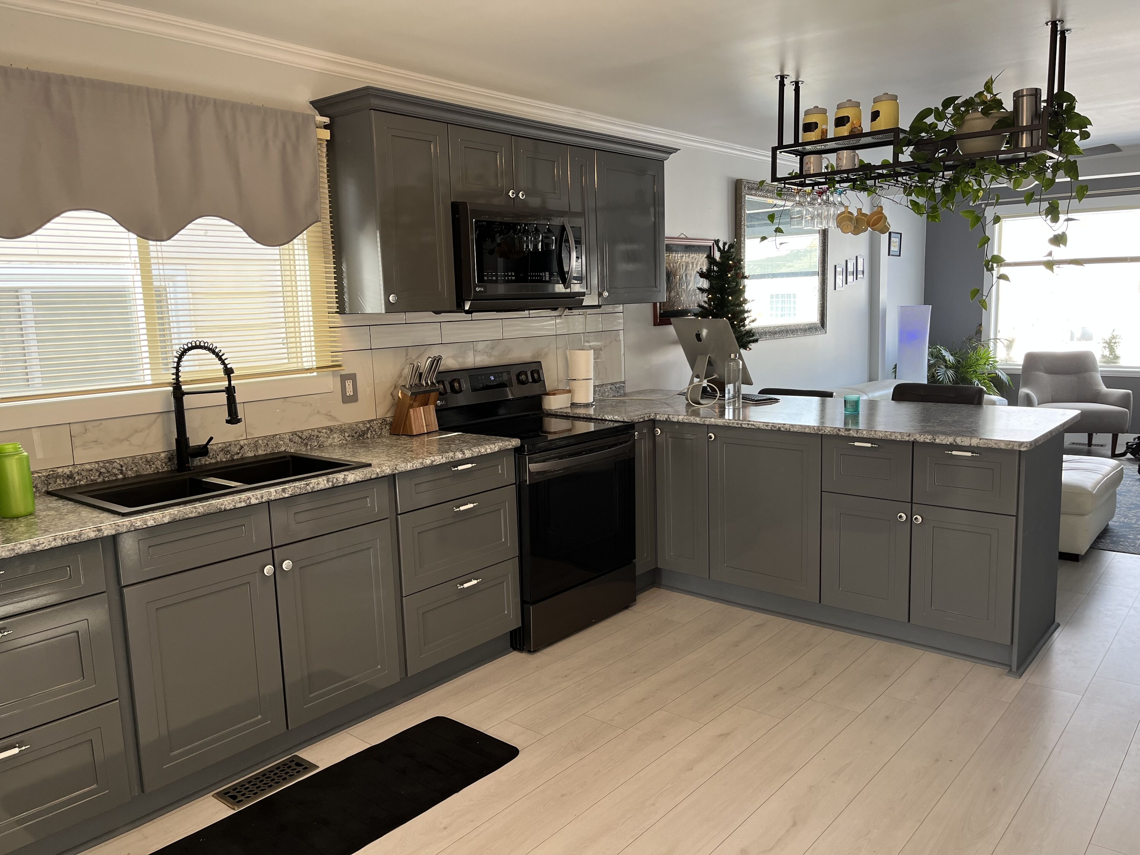 冰箱、微波炉、烤箱、炉灶