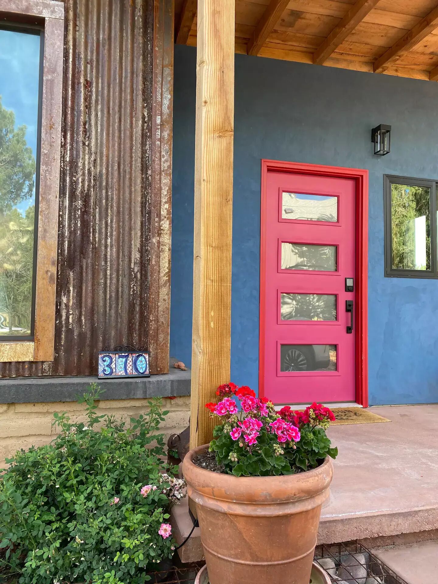 Near creek & hiking trails in a quiet neighborhood 