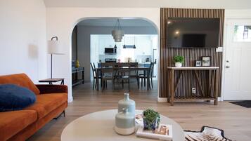 Televisión, Netflix, libros y servicios de streaming