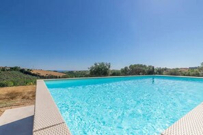 Outdoor pool - Villa degli Archi by MMega (Sant'Elpidio a Mare)