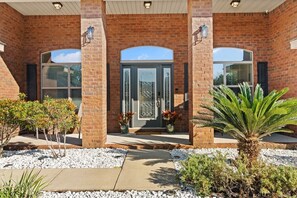 Exterior detail - Pensacola Dog-Friendly Retreat: Backyard | Firepit (Pensacola)