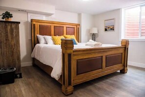 6 habitaciones, escritorio, tabla de planchar con plancha y wifi 
