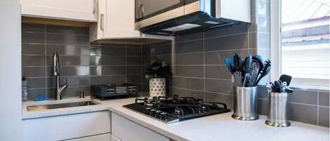 Fridge, microwave, oven, stovetop