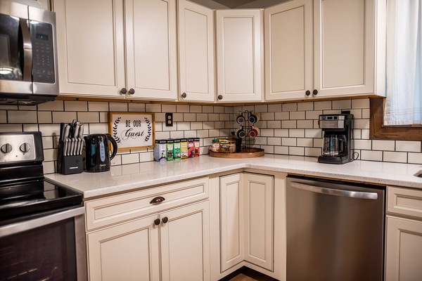 Refrigerador, microondas, horno, placa de cocina