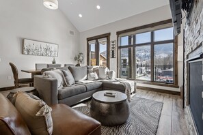 TV, peis og DVD-spiller