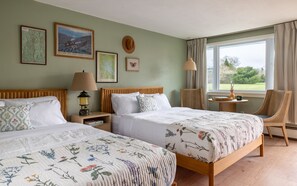 Premium bedding, down duvets, memory-foam beds, desk - Gale River House - Boutique Hotel (Franconia)