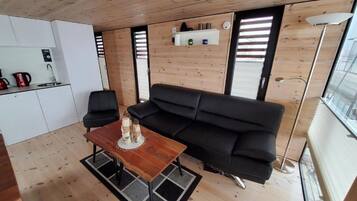 Fernseher, Kamin, DVD-Player, Stereoanlage