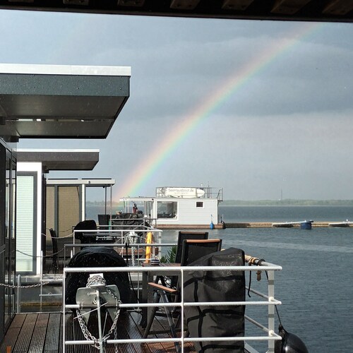 Hausboot "Geiselruh" mit Seeblick, Terrassen und WLAN