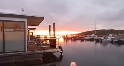 Hausboot "Geiselruh" mit Seeblick, Terrassen und WLAN