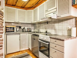 Réfrigérateur, micro-ondes, lave-vaisselle