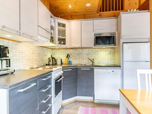 Réfrigérateur, micro-ondes, lave-vaisselle