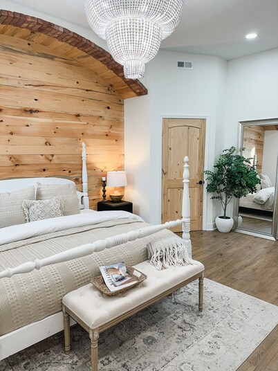 4-bedroom Spacious Loft just 17 minutes from Overland Park