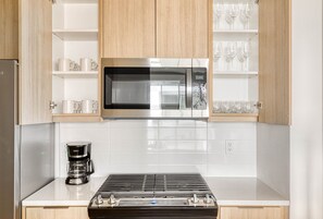 Fridge, microwave, oven, dishwasher