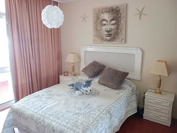 1 bedroom, iron/ironing board, travel cot, free WiFi