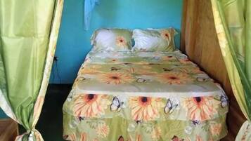 3 habitaciones, escritorio, wifi gratis y ropa de cama