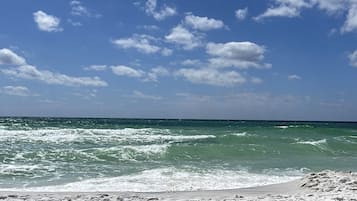Beach nearby, sun loungers, beach towels