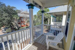 Property grounds - Short walk to 30A beaches! Beautifully renovated with two en suit. EV charger (Santa Rosa Beach)