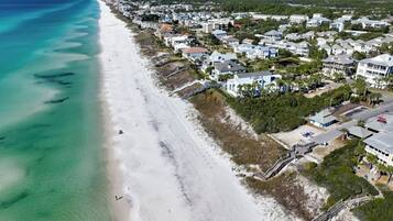Beach nearby, sun loungers, beach towels