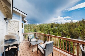 Property grounds - Sunny & spacious home with mountain & lake views, a game room, & fireplaces (Lake Arrowhead)