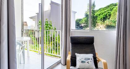 Apartment with terrace on the beach 10min train
