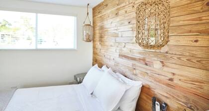 3. Oceanside Retreat with Canal Access, Key Largo!