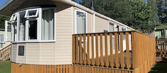 Devine's Caravan Sleeps 6 by River