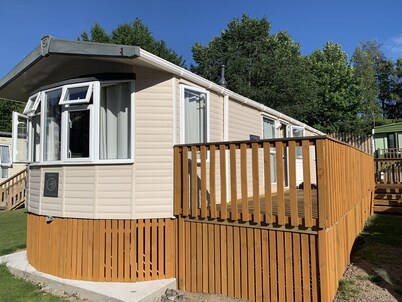 Devine's Caravan Sleeps 6 by River